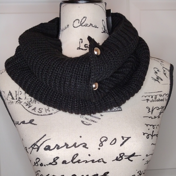 NWT D&Y Black Figure 8 Scarf Caplet Single Loop Wears 2 Ways - Picture 3 of 6